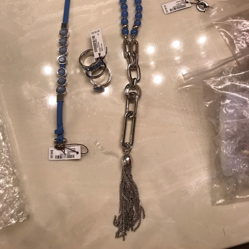 Beautiful Henri Bendel Jewelry set
